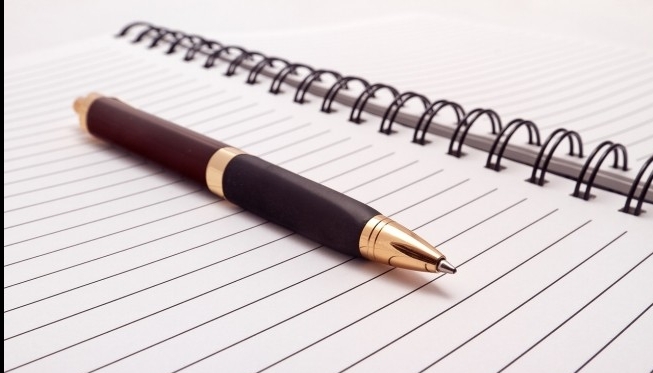 О́timdi sóz óleńmen órnekteledi