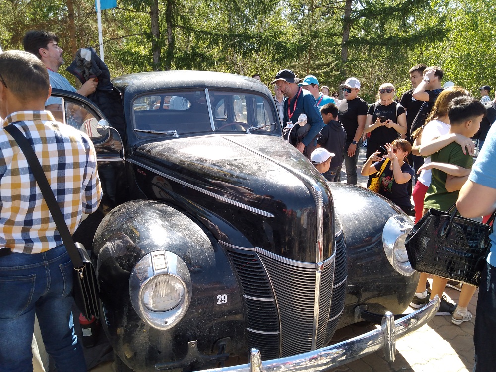 Qostanaıǵa «Pekın - Parıj – 2019» halyqaralyq retro avtomobılder sherýine qatysýshylar toqtady