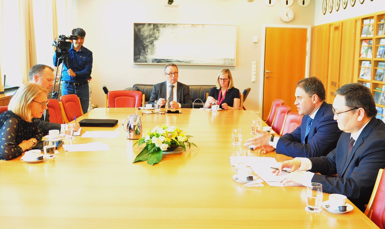 Oslo qalasynda qazaqstandyq-norvegııalyq yntymaqtastyqty tereńdetý perspektıvalary talqylandy