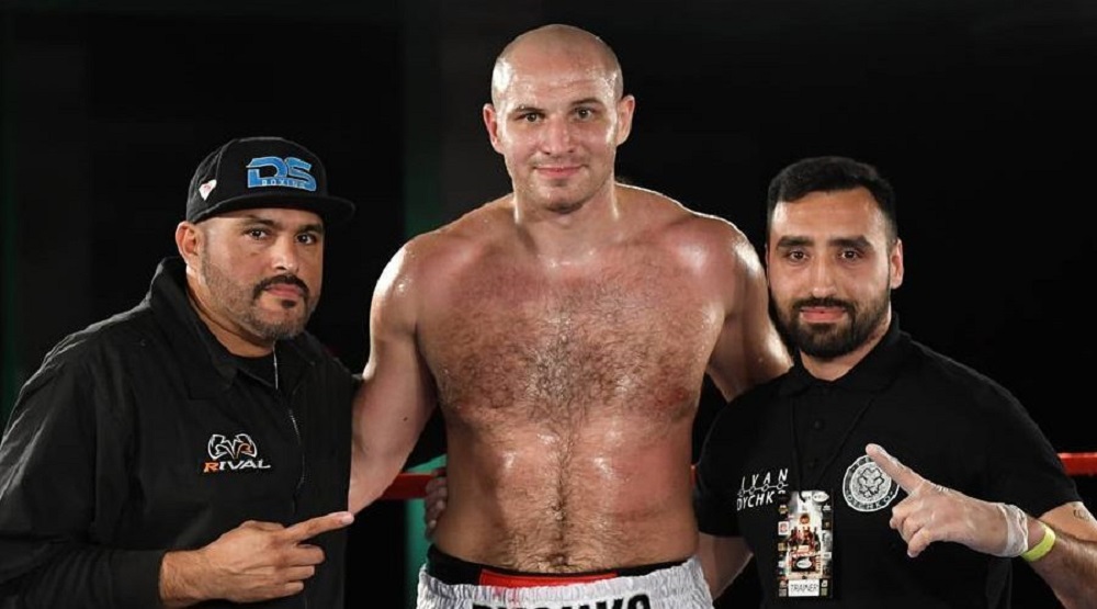 Ivan Dychko amerıkalyq boksshymen judyryqtasady