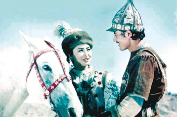 Almatyǵa  Shámshi men Balýan Sholaq kóshpendiler órkenıetimen birge qaıta oraldy  Endigi kezek Qyz- Jibek pen Tólegen...