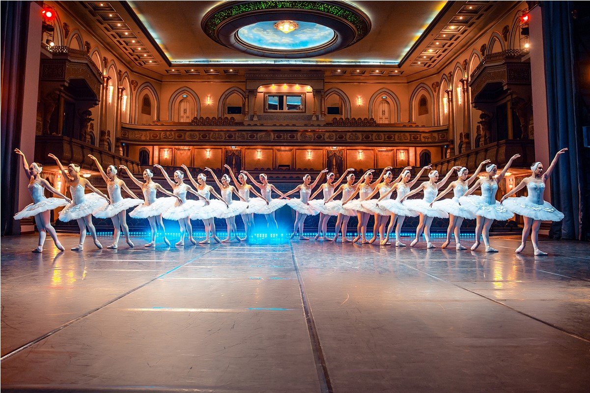 Kiná kórermende emes, kózqarasta...