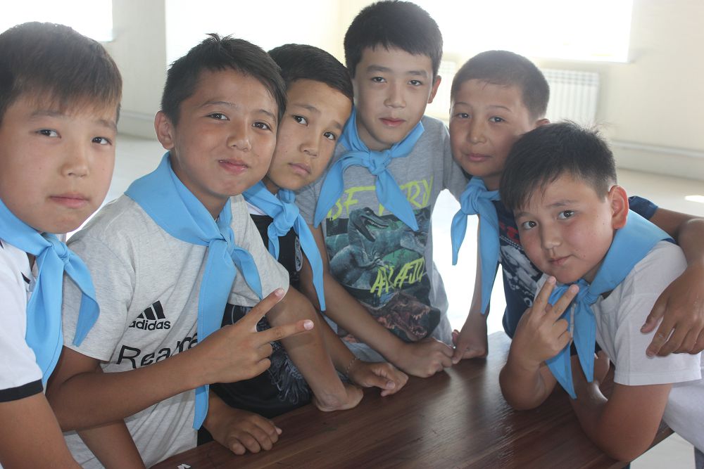 Mańǵystaýlyq polıseıler oqýshylar lagerlerinde esirtkige qarsy aksııa ótkizdi