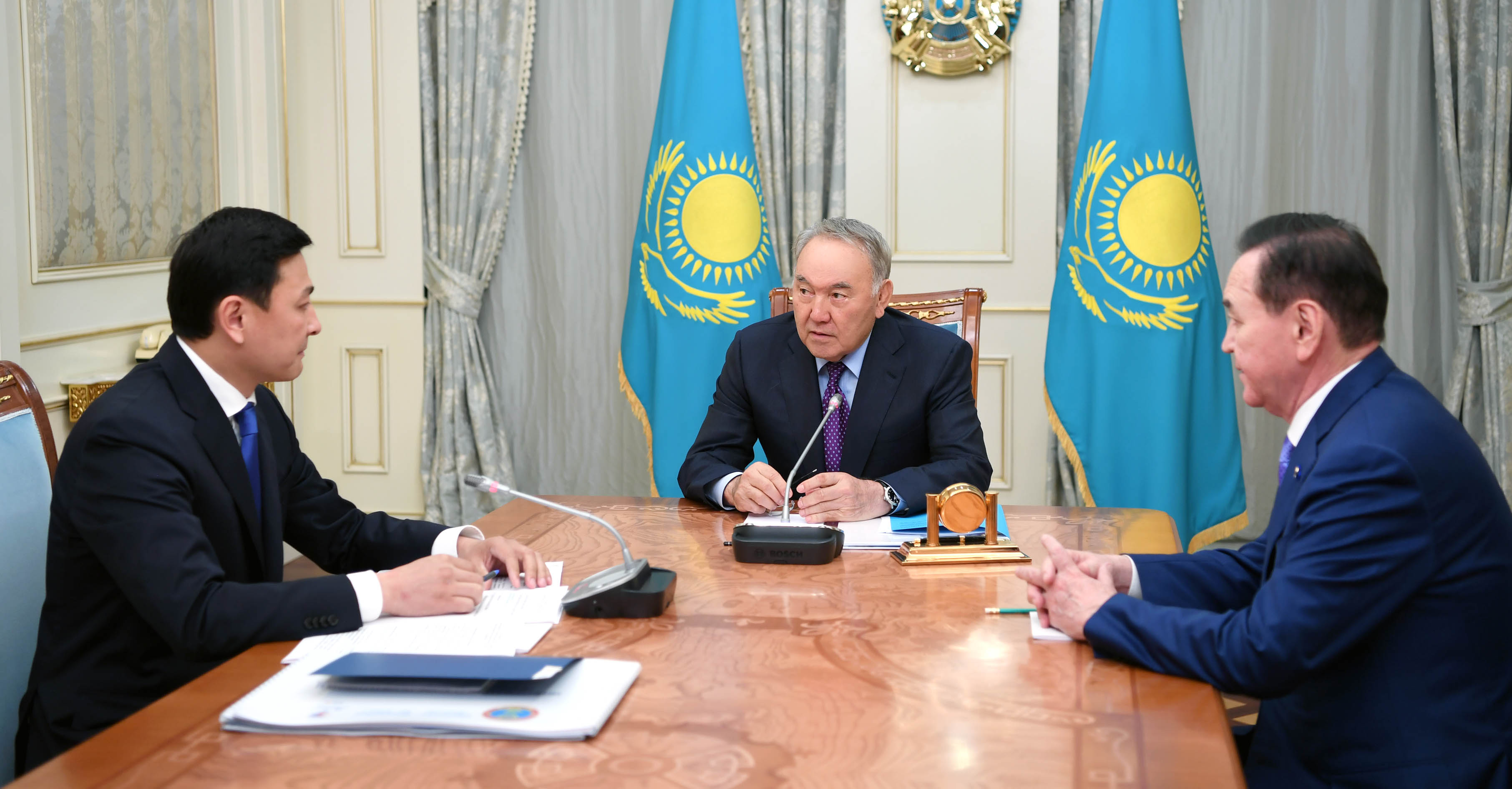 Qazaqstannyń Tuńǵysh Prezıdenti Nur-Sultan qalasynyń ákimi Altaı Kólginovty qabyldady