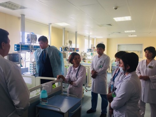 Arystan Nur-Sultanǵa  jetkizilgen eki bala mınıstrdiń jeke baqylaýynda