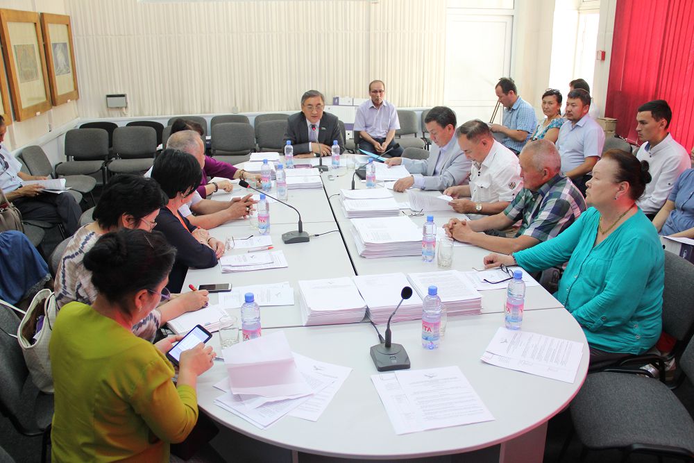 «Dala folklorynyń antologııasyn» jaryqqa shyǵarýdyń jospary tanystyryldy