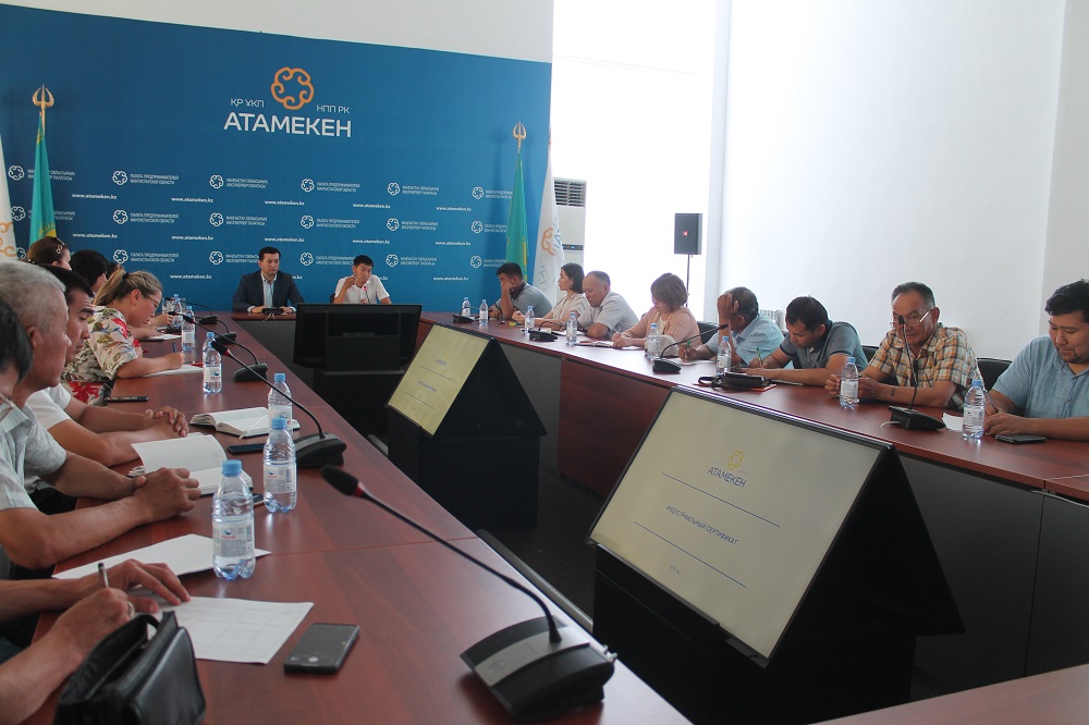 Mańǵystaýda kásipkerlerge ındýstrııalyq sertıfıkattyń ereksheligi túsindirildi