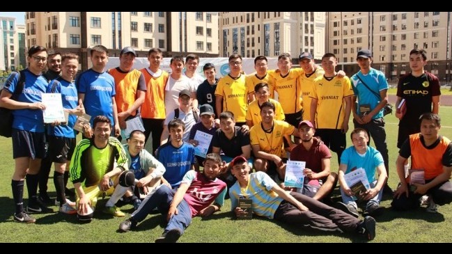 Shaǵyn fýtboldan dástúrli qaıyrymdylyq týrnıri ótti