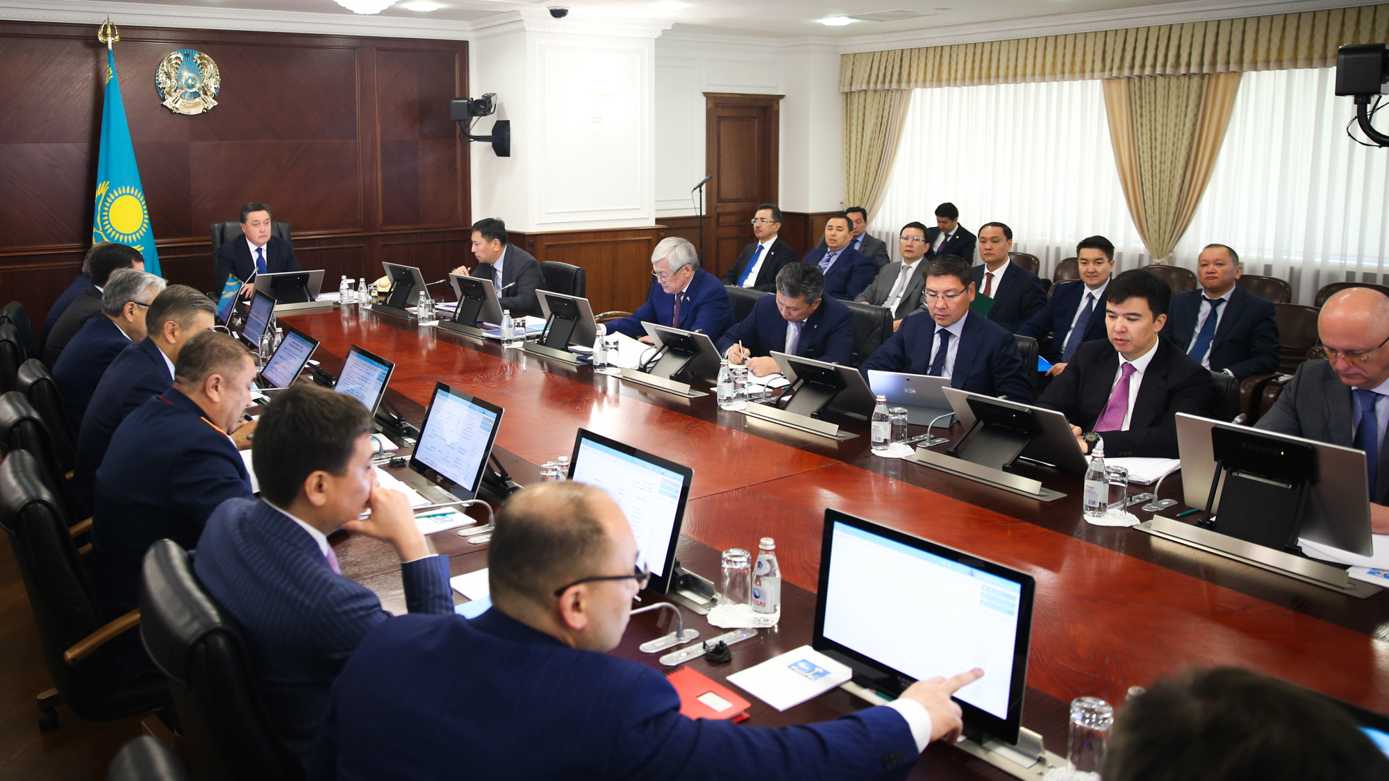 Asqar Mamın: Áleýmettik sharalar naqty muqtaj azamattardy qoldaýǵa baǵyttalǵan