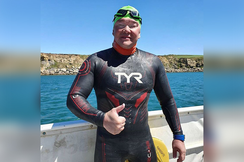 Erjan Esimhanov La-Mansh buǵazyn júzip ótti