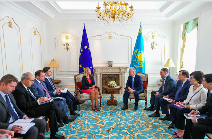 EO-nyń Syrtqy ister jáne qaýipsizdik saıasaty jónindegi Joǵarǵy ókiline Qazaqstannyń joǵary marapaty tabys etildi