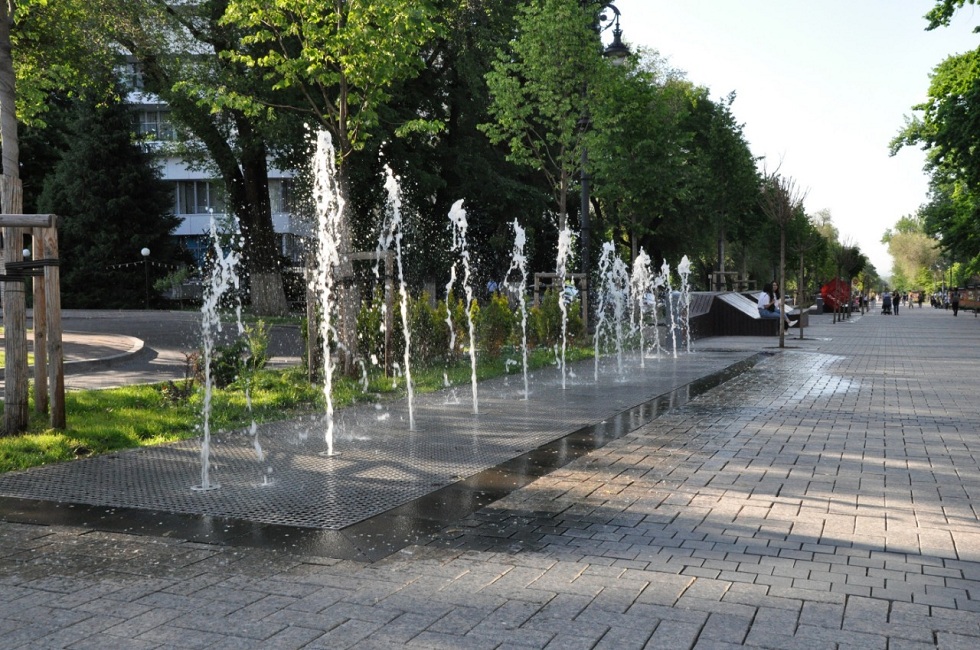 Almatyda aǵashtardy saýyqtyrý kúz aılarynda bastalady