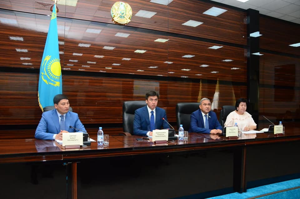 Shymkentti damytýdyń keshendi josparyn júzege asyrý boıynsha jıyn ótti