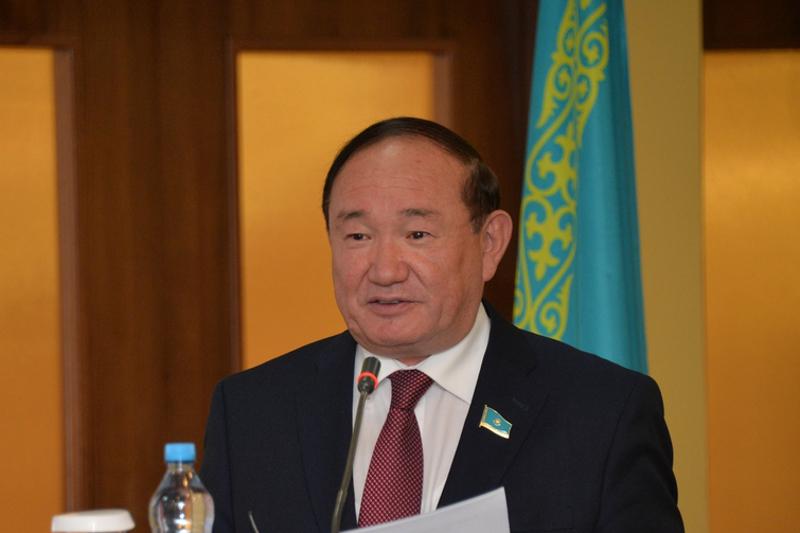 «Halqyna qyzmet etý –  bilimnen emes, minezden»