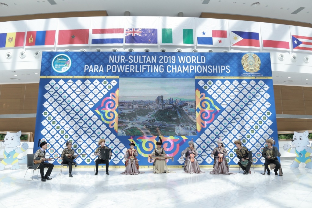 Nur-Sultanda para paýerlıftıngten álem chempıonaty bastaldy