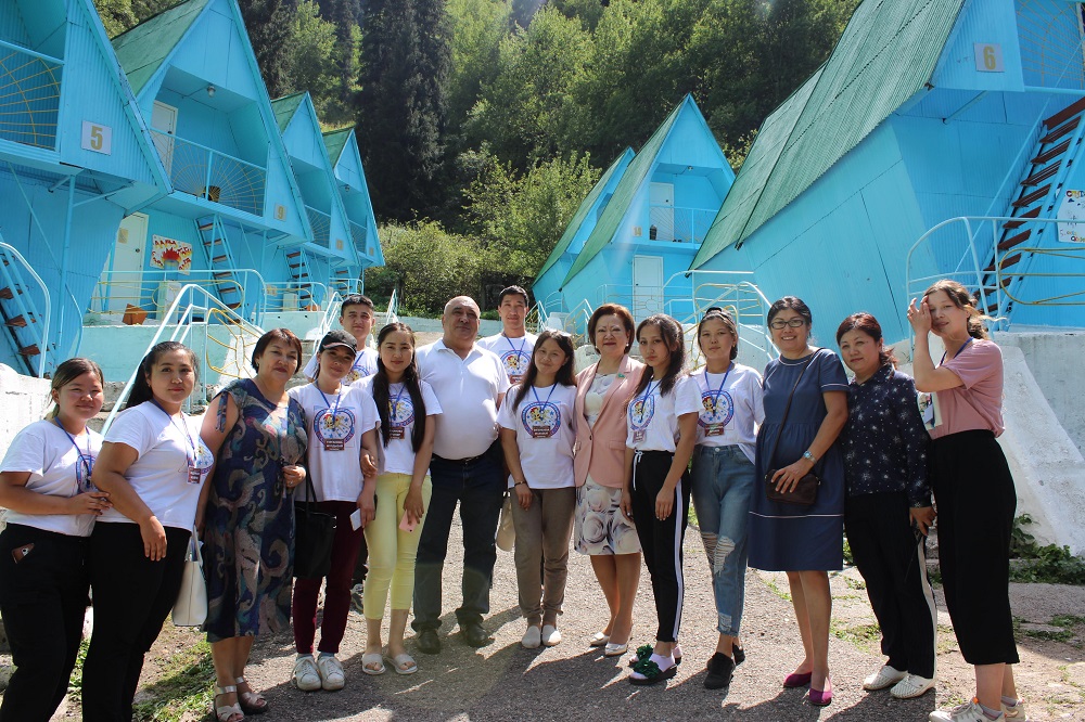 Senator Dınar Nóketaeva balalardy saýyqtyrý ortalyqtarynda boldy