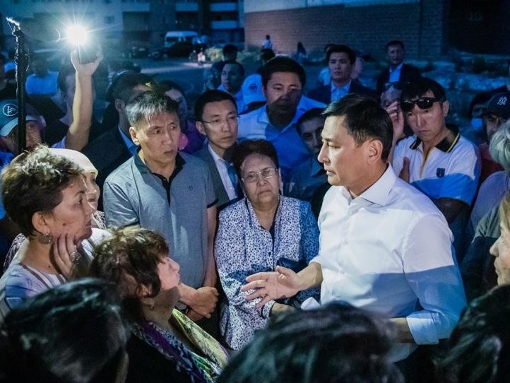 Nur-Sultan ákimi "Jaǵalaý" TK úleskerleriniń máselelerin tyńdady