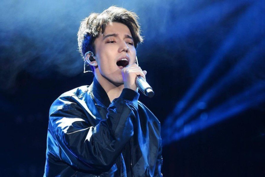 Dımash Qudaıbergen Sankt-Peterbýrg qalasynda konsert ótkizedi