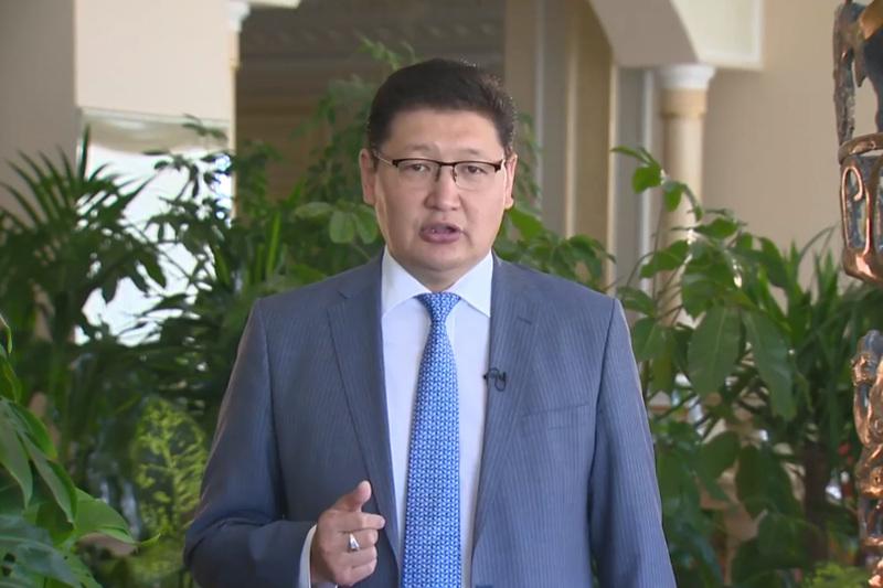 Berik Ýálı Abaı óleńderin oqý estafetasyn jalǵastyrdy (vıdeo)