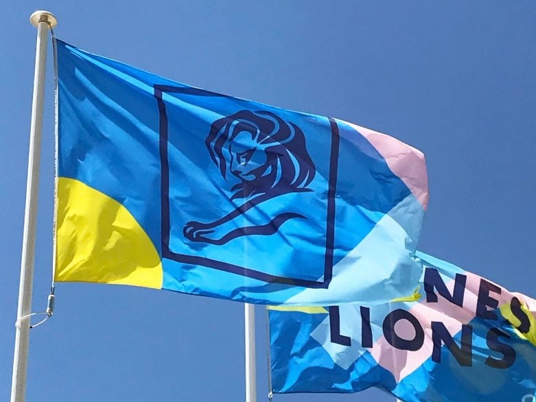 Álemdik kreatıvti qaýymdastyq tútinsiz bolashaq úshin