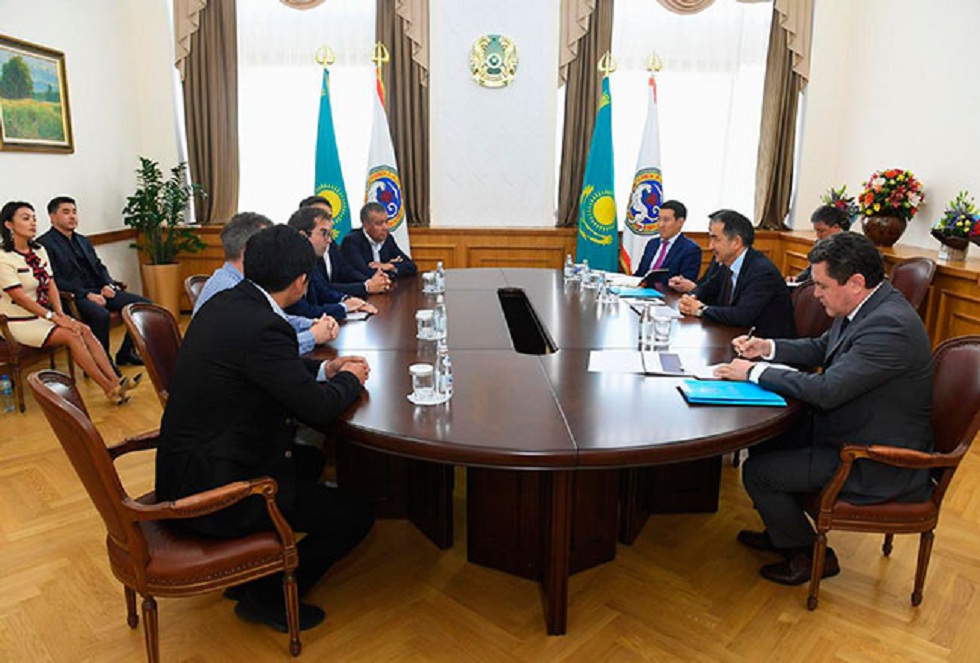 Baqytjan Saǵyntaev Tesla kompanııasynyń ókilderimen kezdesti