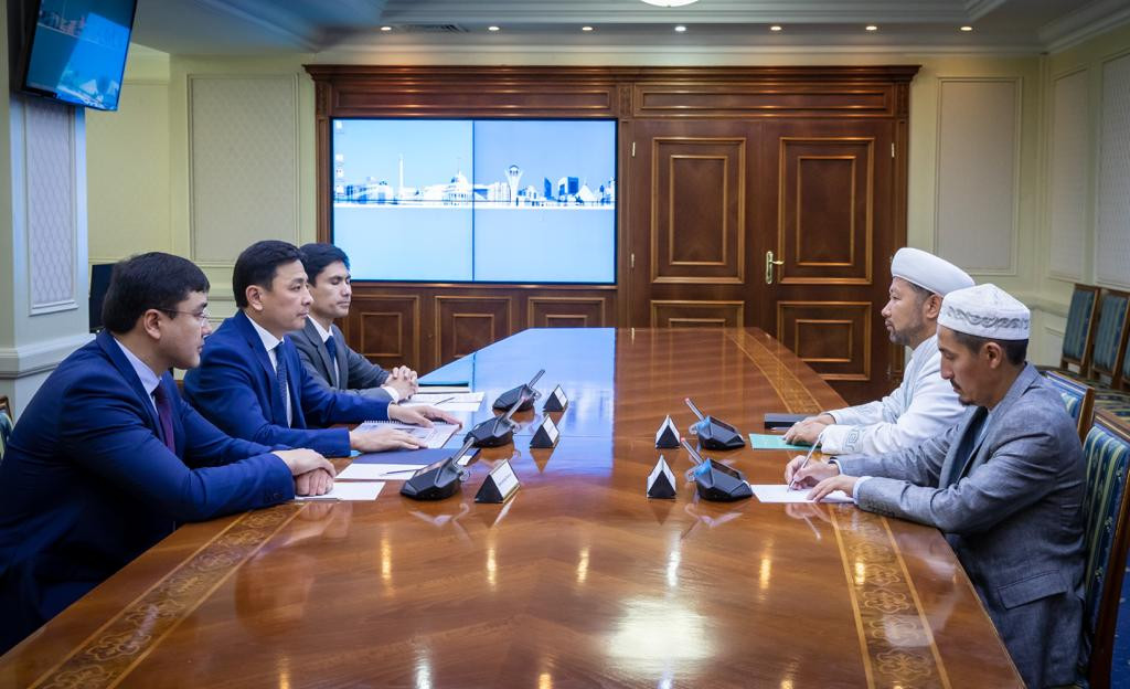 Elorda ákimi QMDB naıb múftıimen kezdesti