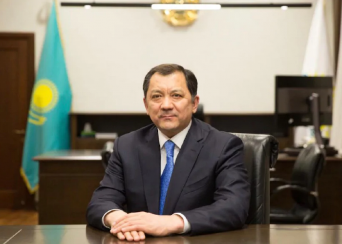 Nurlan Noǵaev Abaıdyń 175 jyldyǵyna arnalǵan estafetany qabyldady (vıdeo)