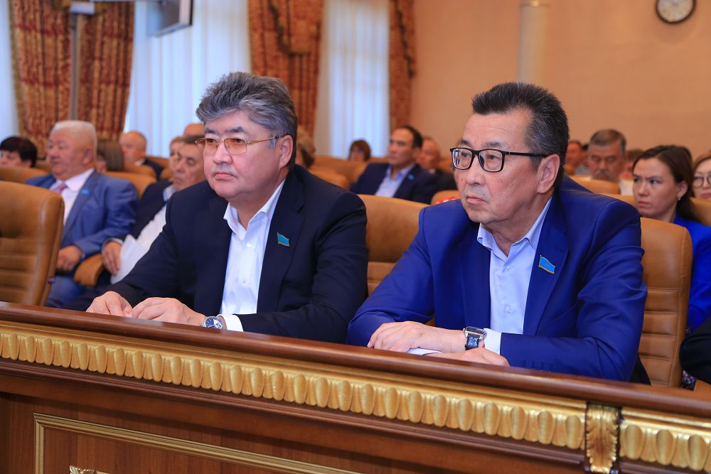 Senatorlar Qostanaı oblysyna jumys saparymen bardy