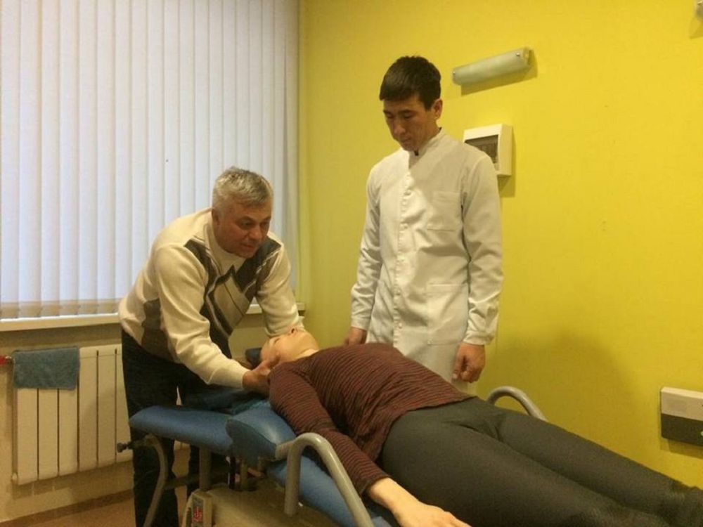 Omyrtqa –  búkil aǵzanyń ustyny