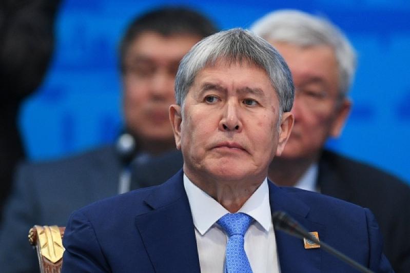 Almazbek Atambaev Kanttaǵy Reseı áýe bazasynan Máskeýge ushyp ketti