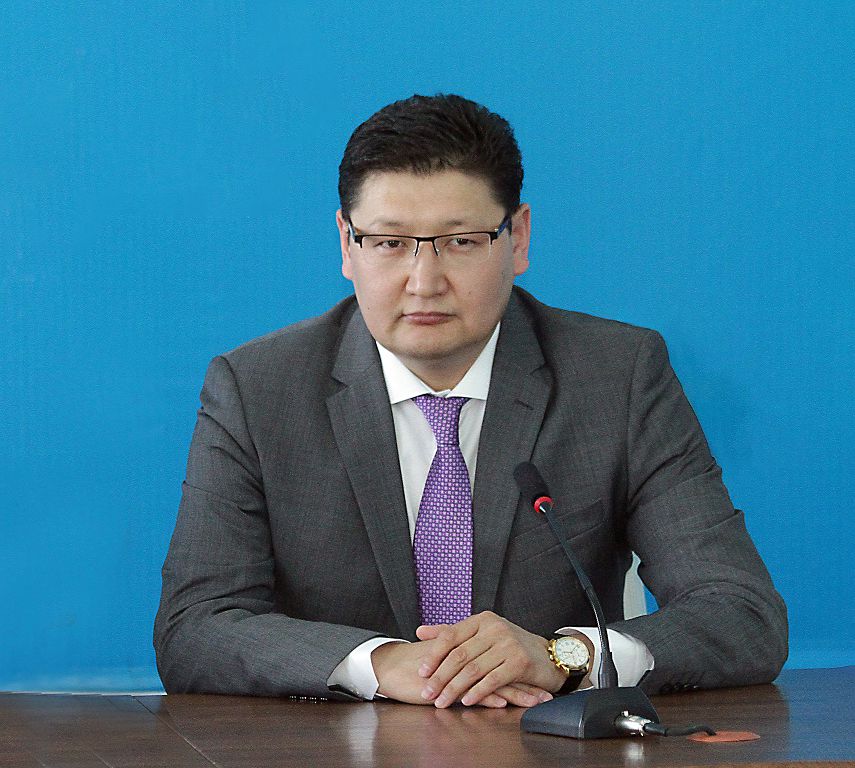 Berik Ýálı:  Kún tártibinde – ashyqtyq  jáne qoǵammen keri baılanys