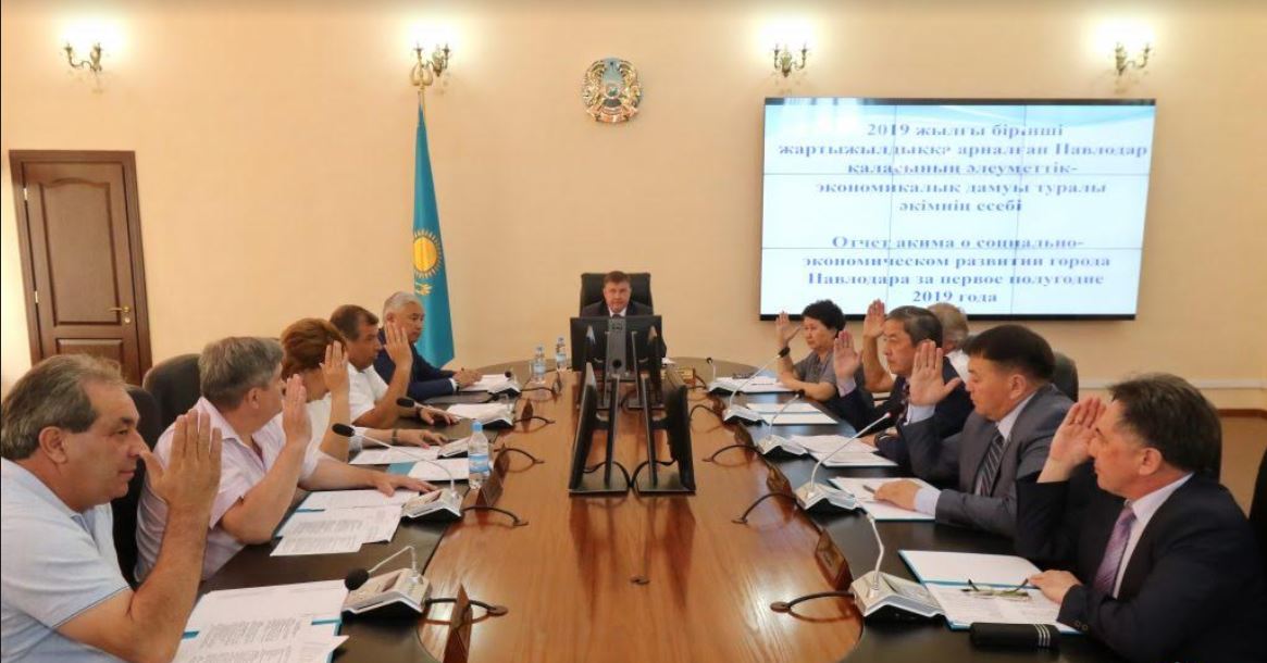 Pavlodar qalasynyń ákimi máslıhat depýtattary aldynda esep berdi