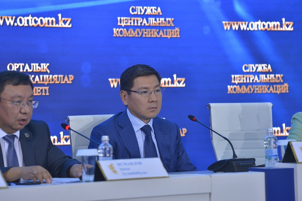 Memlekettik qyzmetkerler qaýipsizdik sertıfıkatyn 1,5 jyldan beri qoldanady - Mınıstr