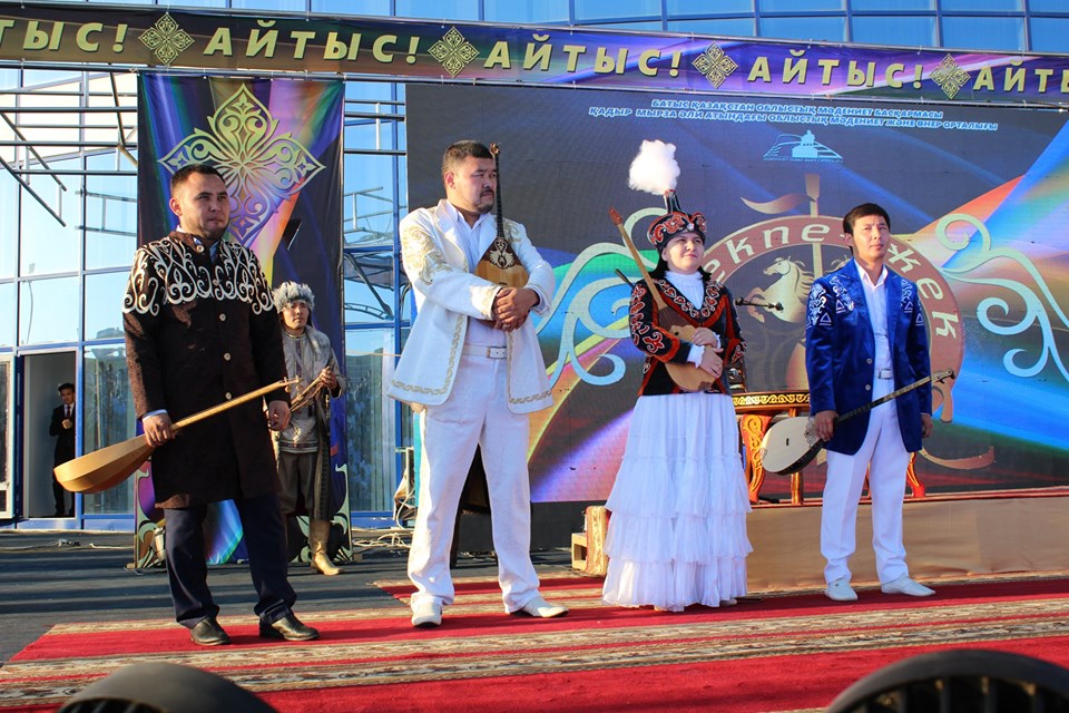 Oralda jekpe-jek aıtys ótti