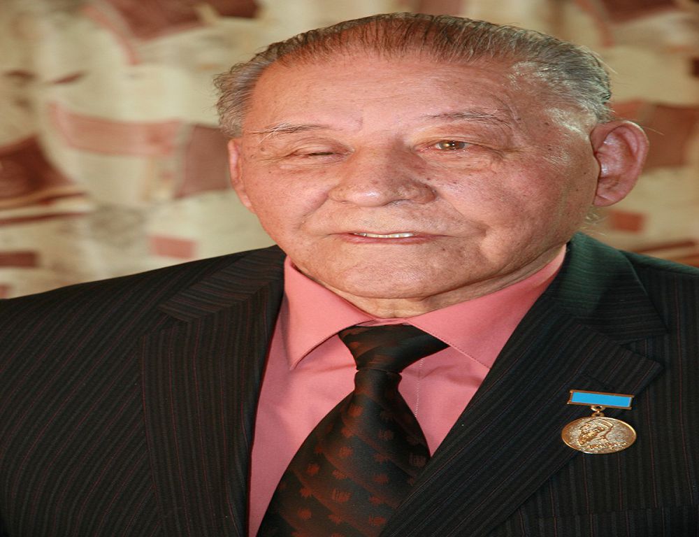 Asqaq daýysty ánshi edi