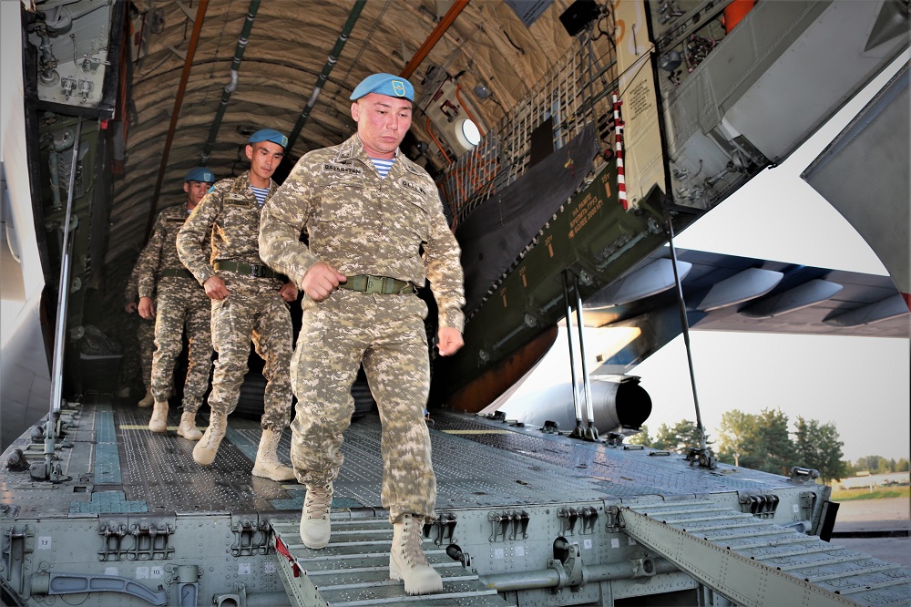 Áskerı desantshylar halyqaralyq armııalyq oıyndarǵa qatysý úshin Pskov qalasyna qondy