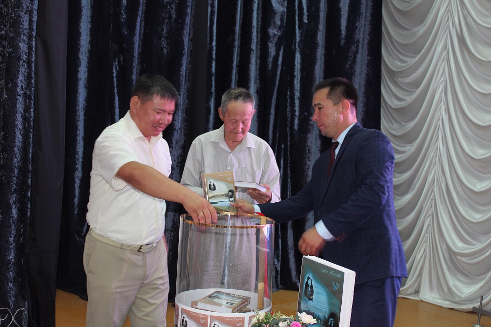 Oralda «Jańabulaq tarıhy» atty monografııasynyń tusaýkeseri ótti