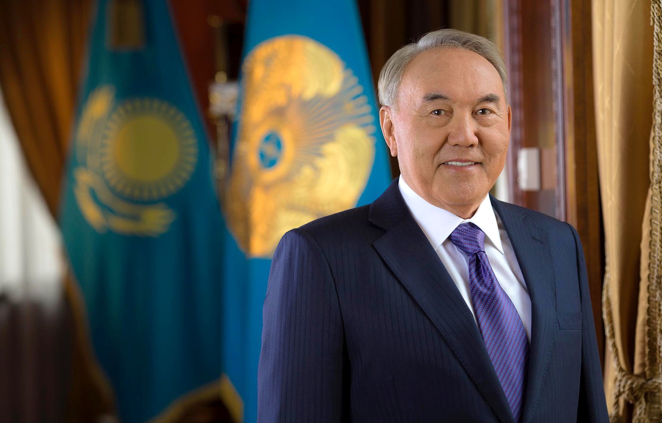 Nursultan Nazarbaev Sooronbaı Jeenbekovpen telefon arqyly sóılesti