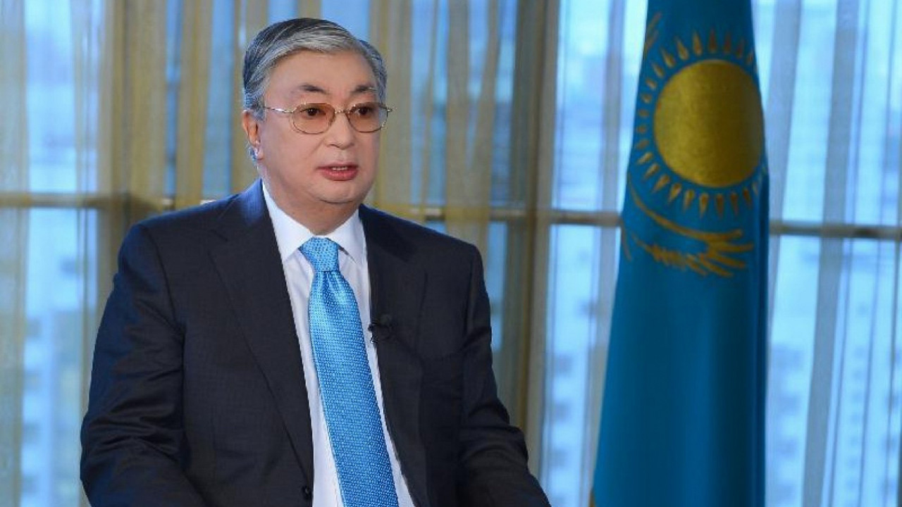 Qasym-Jomart Toqaev otandyq ónimdi qoldady