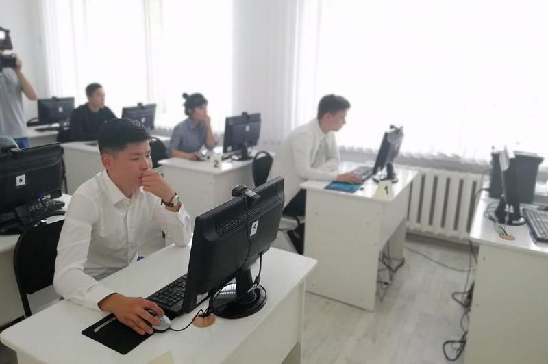 Arqalyqta memlekettik qyzmetshilerdiń aımaqtyq testileý zaly ashyldy