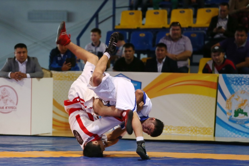 Soltústik Qazaqstanda qazaq kúresinen Qazaqstan kýbogy ótti