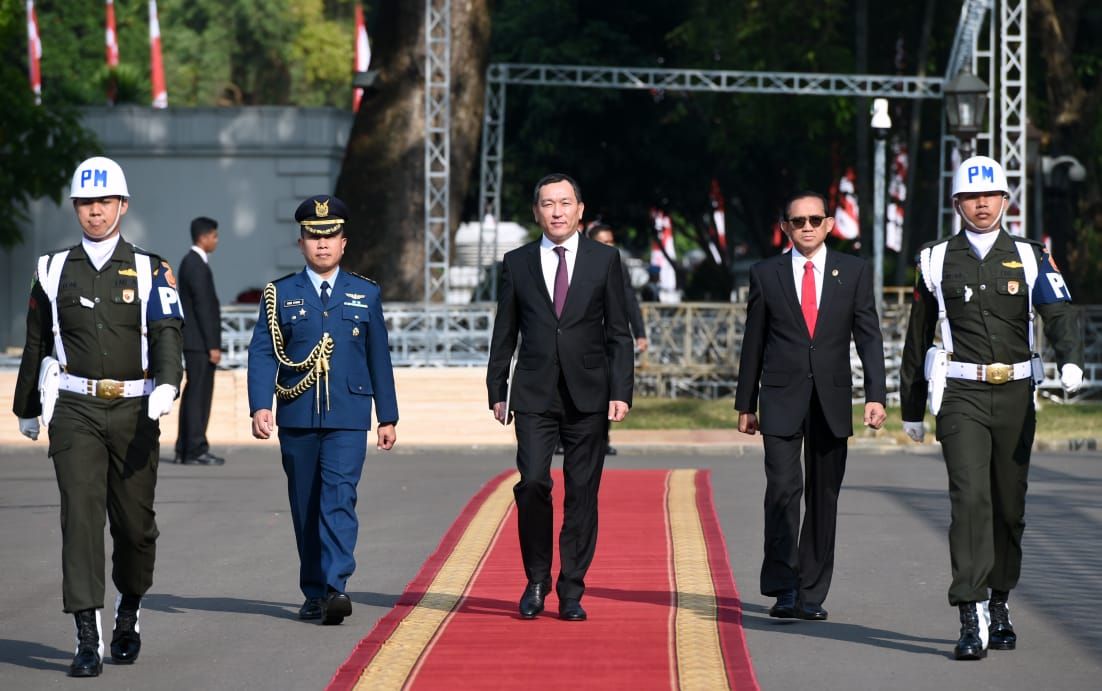 Qazaqstan Elshisi Indonezııa Prezıdentine senim gramotalaryn tapsyrdy
