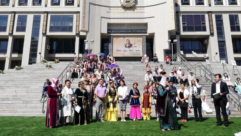 Abaıdyń týǵan kúnin atap ótti