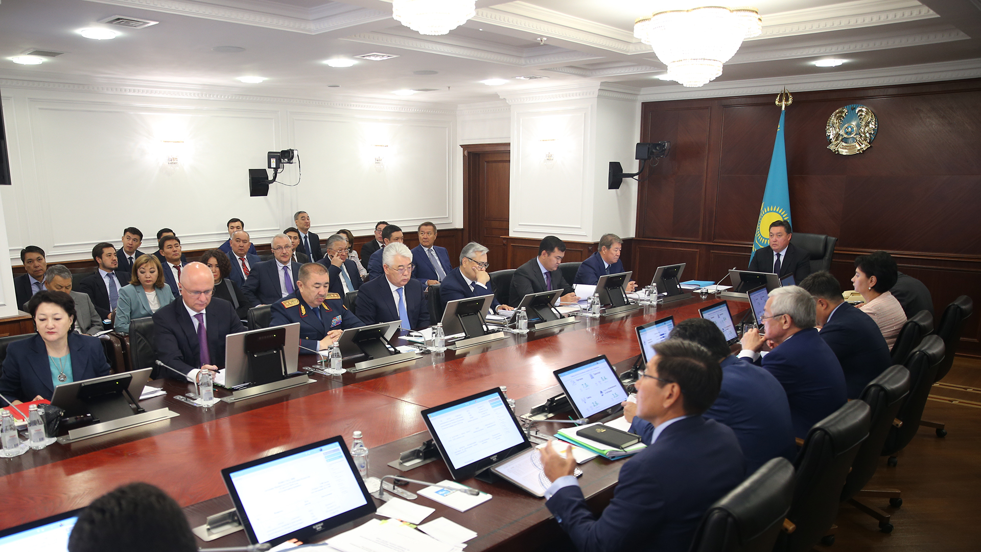 2019 jylǵy qańtar–shildede JIО́ ósimi 4,2% qurady — Asqar Mamın