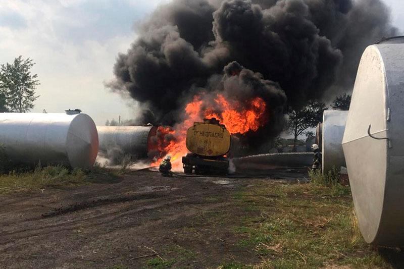 Soltústik Qazaqstanda janarmaı quıylǵan eki kólik janyp ketti