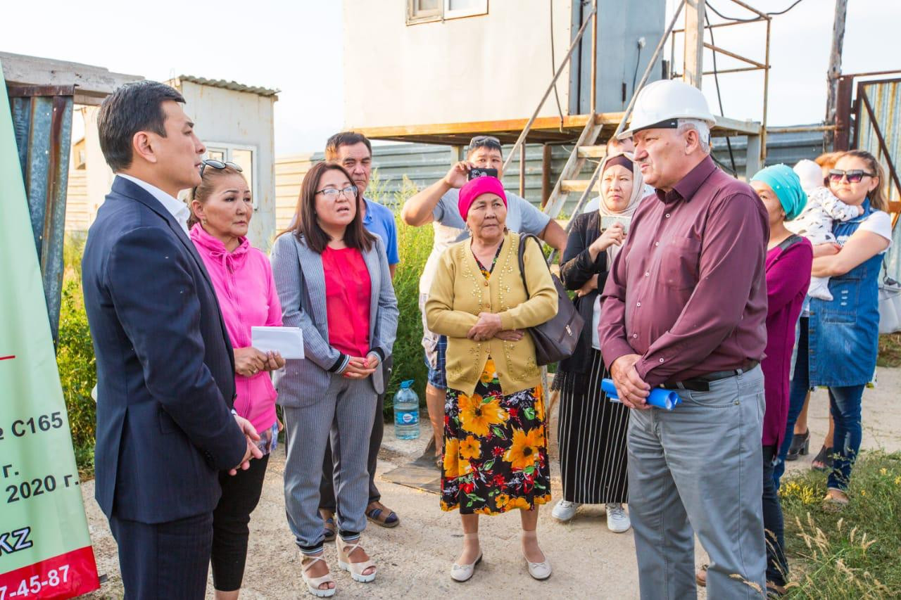 Elorda ákimi bir jarym aı ishinde 51 problemalyq nysandy aralady