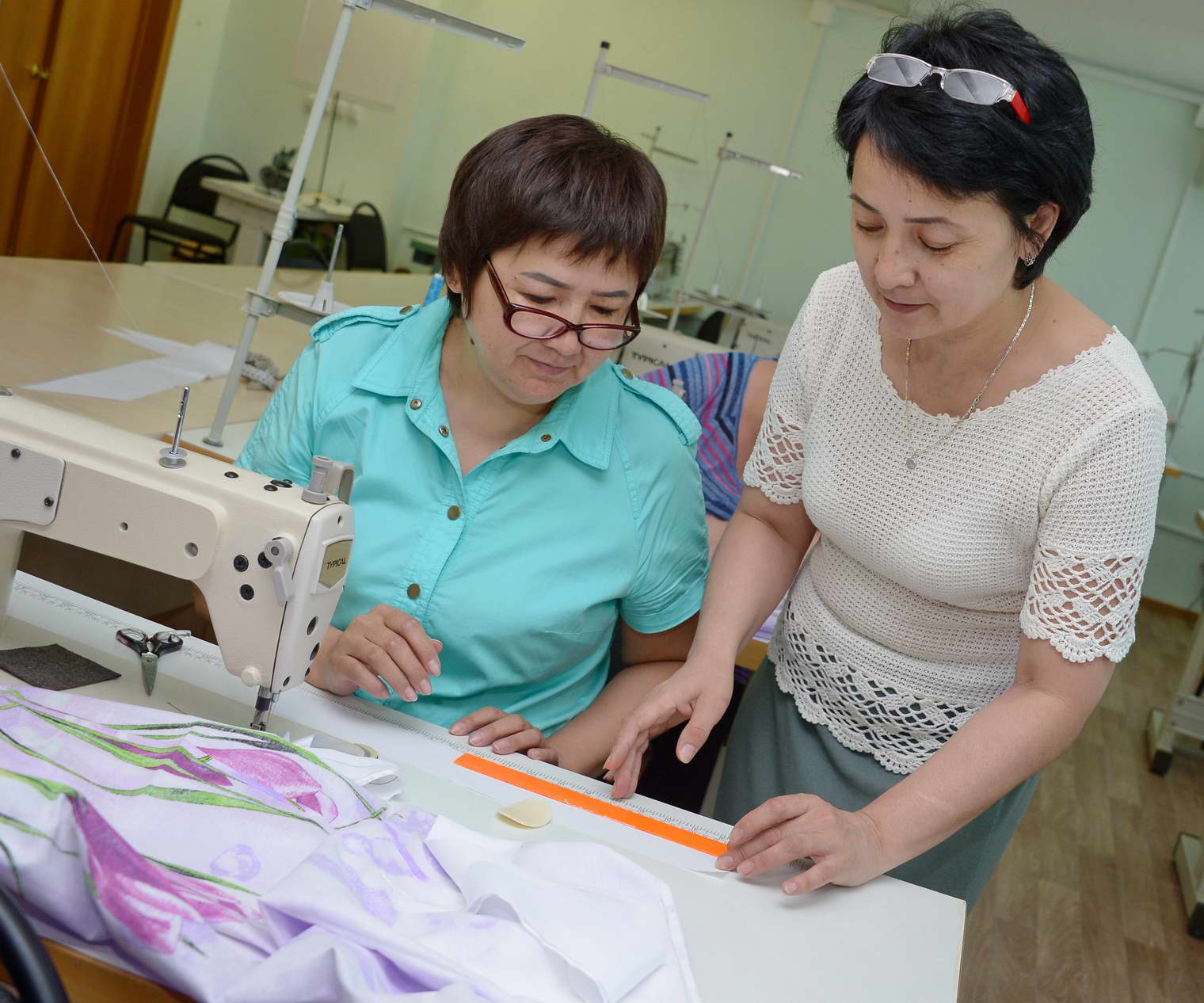 Pavlodarda «Eńbek» baǵdarlamasyn aýdandar oryndaı almaı otyr