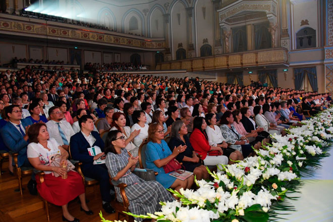 Mektep dırektorlary jalaqasyna ózgerister enedi