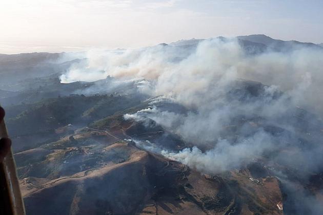 Ispanııanyń Gran-Kanarııa aralynda orman órtenip jatyr
