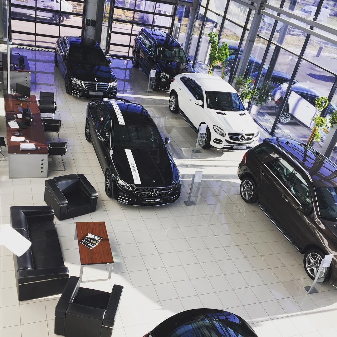 Nur-Sultanda jańa kólikti endi avtosalonda tirketýge bolady